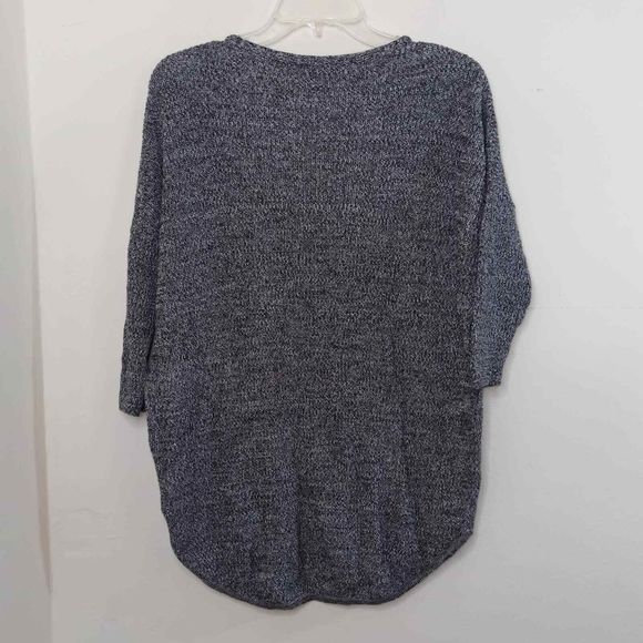 Express Women Sweater Top Small Petite Gray Relaxed Fit Knit V-Neck 3/4 Sleeves - Picture 5 of 6